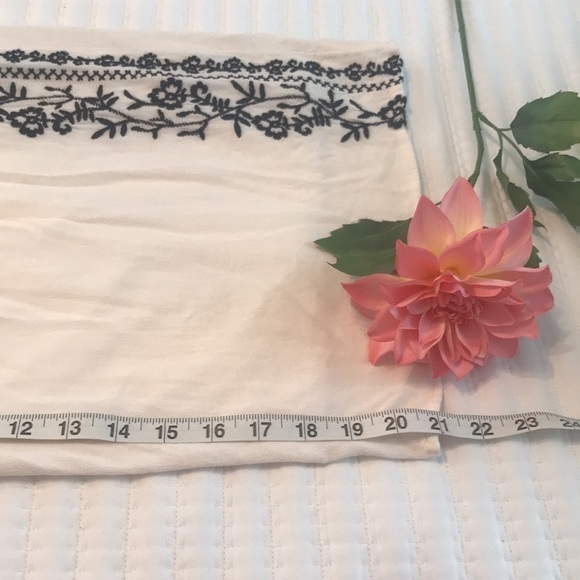 American Eagle Outfitters Halter Neck Embroidered Cropped Jumpsuit Size XS - Picture 11 of 13